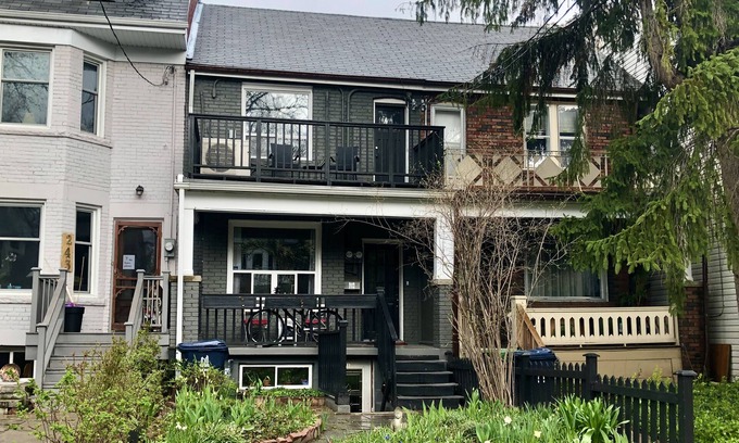 Palmerston Casa | Beautiful House With Garden in a Quiet, Central Neighborhood