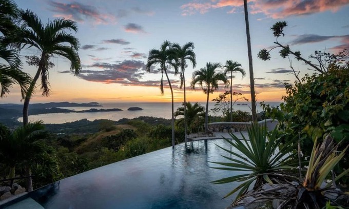 Rio Seco Casa | Beautiful House with Sweeping Ocean Views, Modern Design, and a Private Infinity Pool