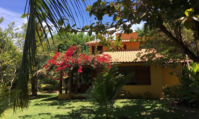 Garapua Casa | HERMOSA CASA CON JARDIN TROPICAL EN GARAPUÁ