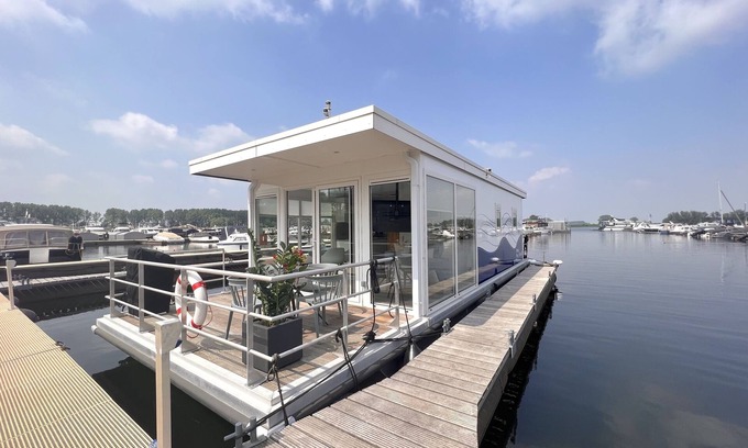 Kerkdriel Alquiler De Eote | Beautiful houseboat in Kerkdriel harbour