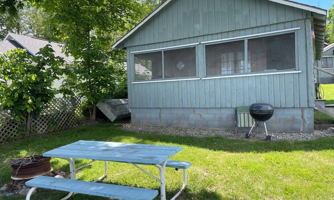 Herron Cabaña | Hermosa Hubbard Lake Cottage 1