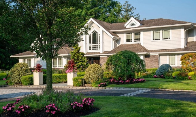 Old Westbury Casa | Beautiful immaculate spacious home in Old Westbury available for Ryder Cup