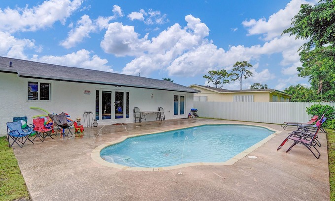 Miami Gardens Casa | Hermosa joya en Miami Gardens con piscina privada