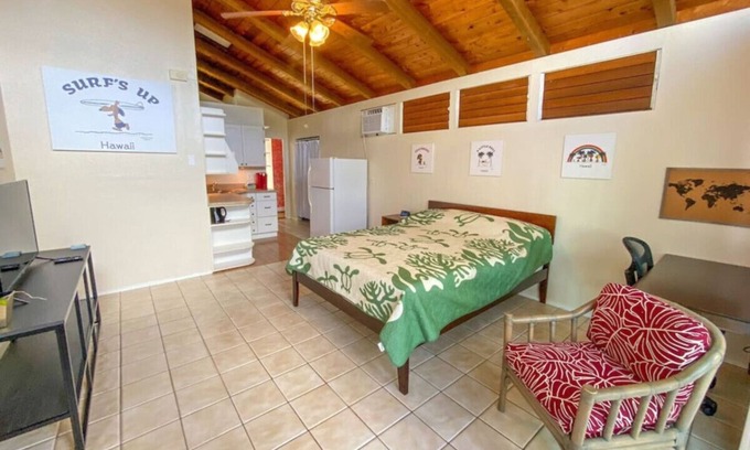 Enchanted Lake Casa | Beautiful Kailua Hale Studio