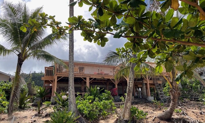 Pupukea Casa | Beautiful Ke Iki Beach Front 2 Bedroom 2 Bath with HOT TUB
