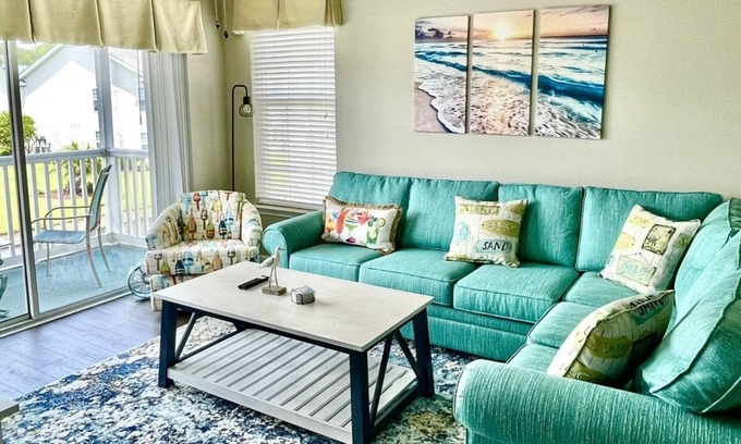 Sunset Beach Condominio | Beautiful King Suite-2 BR Lake Front Golf Condo - Sandpiper Bay Golf Club