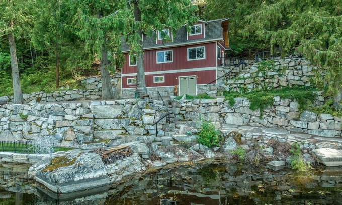 Athol Cabina | Beautiful Lake Cabin on Kelso Lake, Idaho! Close to Silverwood!