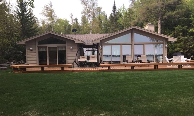 Charlevoix Casa | Hermoso Lago Charlevoix con Sandy Beach