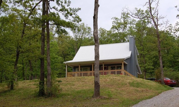 Clarkson Casa | Beautiful lake cottage minutes from lake and close to Mammoth Cave!