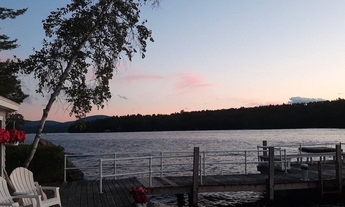 Wolfeboro Cabaña | Beautiful Lake Front Cottage on Winter Harbor