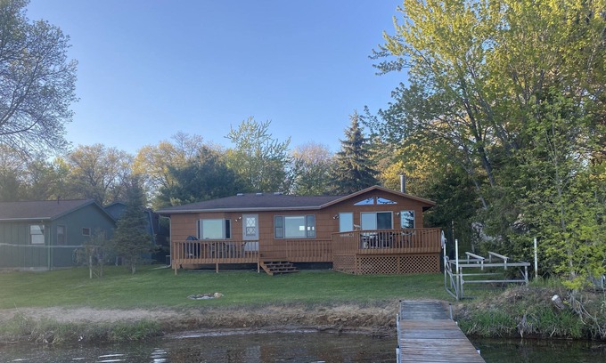 Nisswa Cabina | Beautiful lake getaway just steps from the water