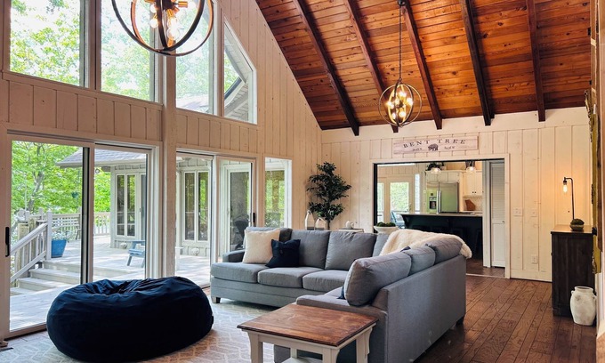Jasper Casa | Beautiful Lake Home in N GA - Kayaks / Fishing / Golf