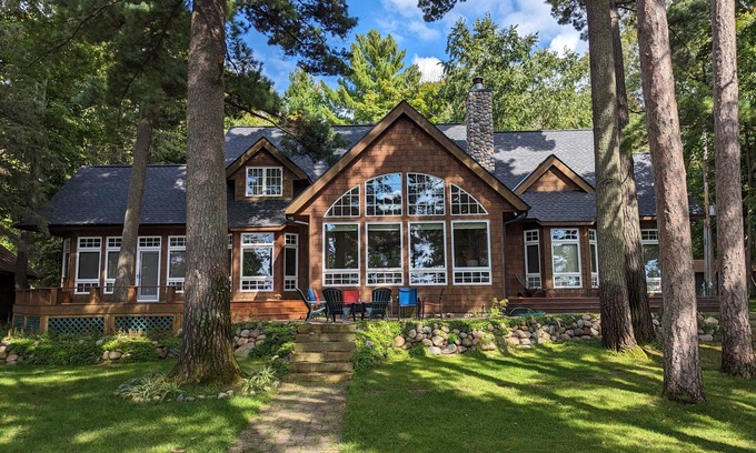 Crosslake Cabina | Beautiful lake home on Lower Whitefish, sauna at the lake, 5 min to Crosslake!
