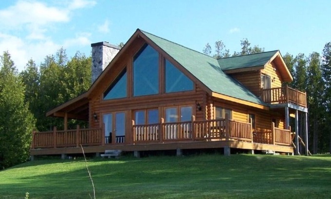 St Ignace Casa | Hermoso lago Michigan Waterfront Log Inicio