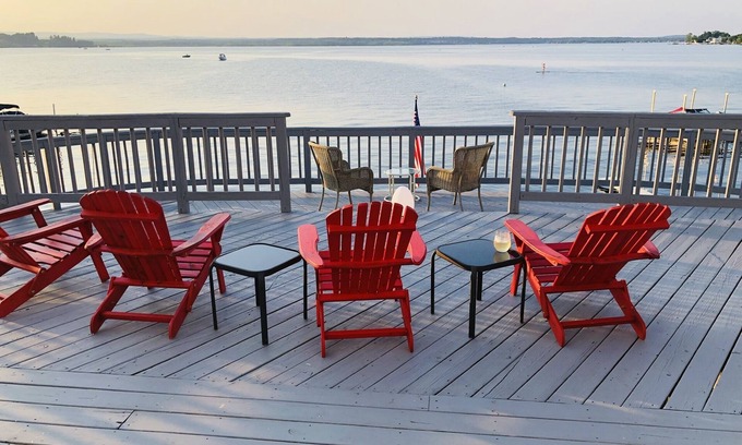 Saratoga Springs Casa | Beautiful lake House with sunset views