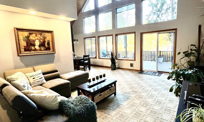 Lake Roesiger Casa | Beautiful lakefront Casa del Lago on Lake Roesiger