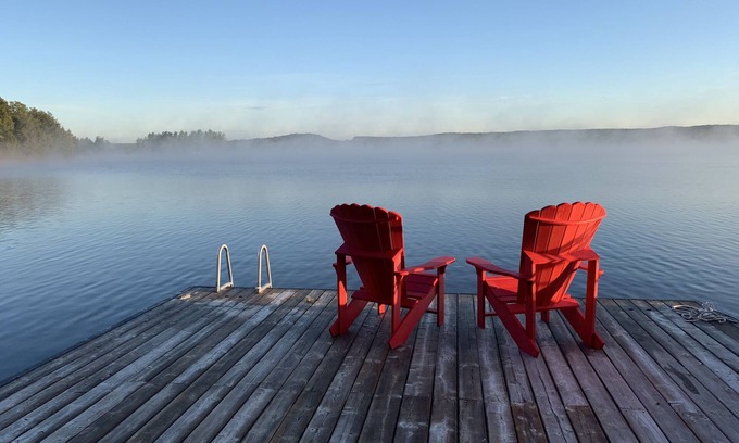 Huntsville Cabaña | Beautiful Lakefront Cottage, Fairy Lake, Muskoka, ON
