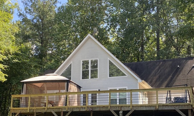 Lake Oconee Casa | Beautiful Lakefront Family Retreat