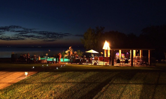 Lake City Casa | Hermosa casa frente al lago ubicada en un tramo de 5 acres