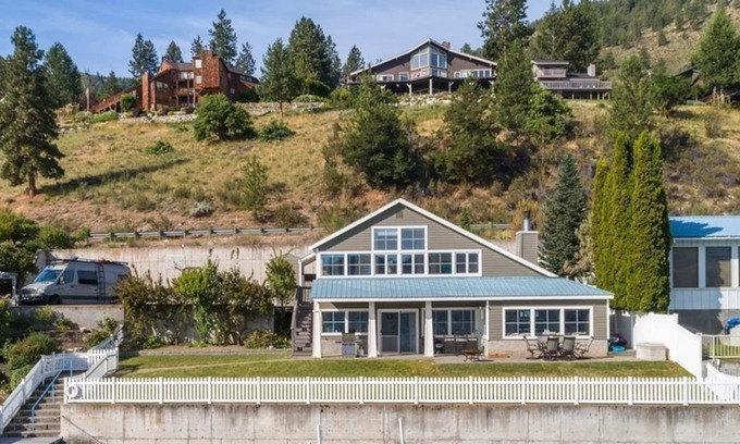 Chelan Casa | Hermosa casa frente al lago con muelle, vistas increíbles: ¡los perros están bien!
