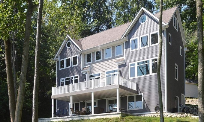 Dowling Casa | Hermosa Lakefront Hogar- Plazas 20