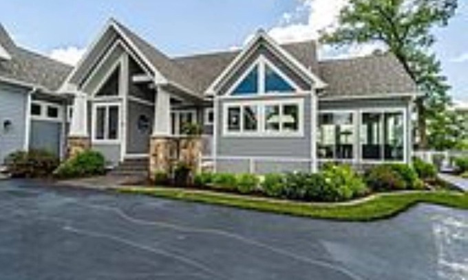 Frazee Casa | Beautiful Lakefront Home in West Central MN, Sleeps 14, Pool