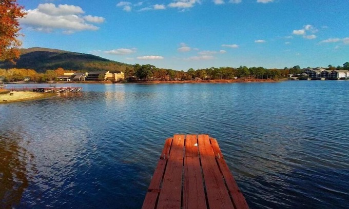 Piney Casa | Beautiful lakefront home new to market