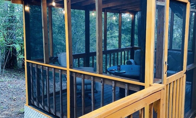 Tuscaloosa Casa | Beautiful LakeFront View Rental - Only 8.6 mi from the UA!