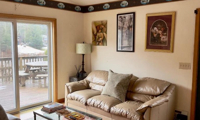 Copake Casa | Beautiful Lakehouse with POOL TABLE by CozySuites