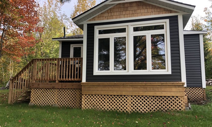 St. Charles Cabaña | Beautiful Lakeside Cottage