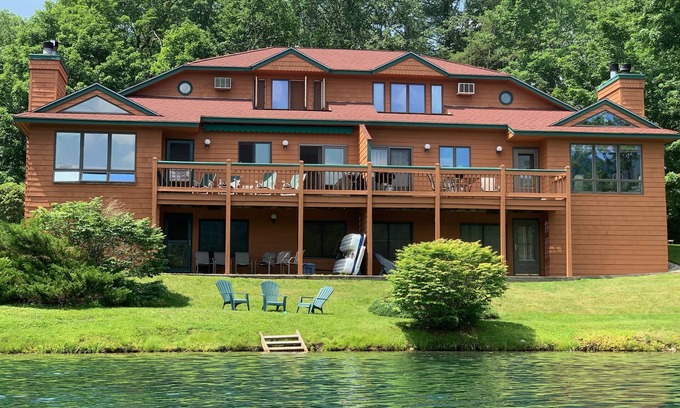 North Woodstock Casa | Hermoso Lakeside Deer Park Resort