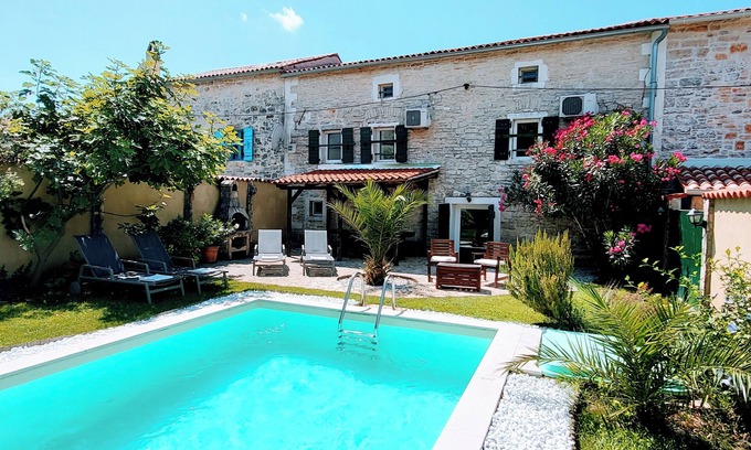Stifanici Casa | Hermosa casa de piedra grande con piscina y jardín, cerca de Porec y el mar