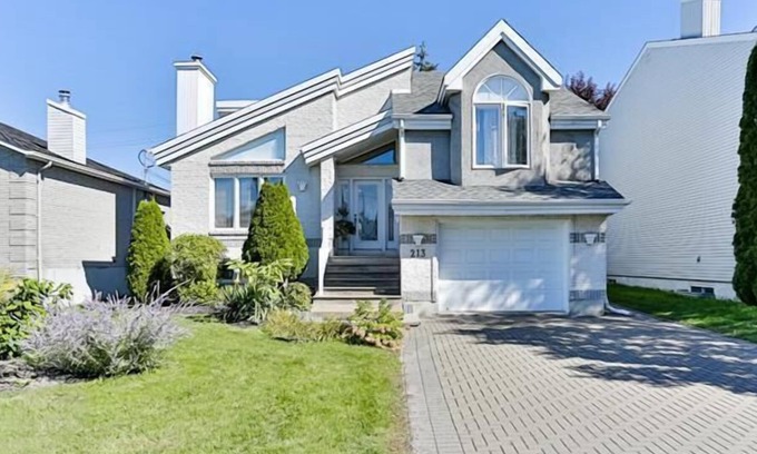 Repentigny Casa | Beautiful & large 4 bed house, 20mn from Montreal