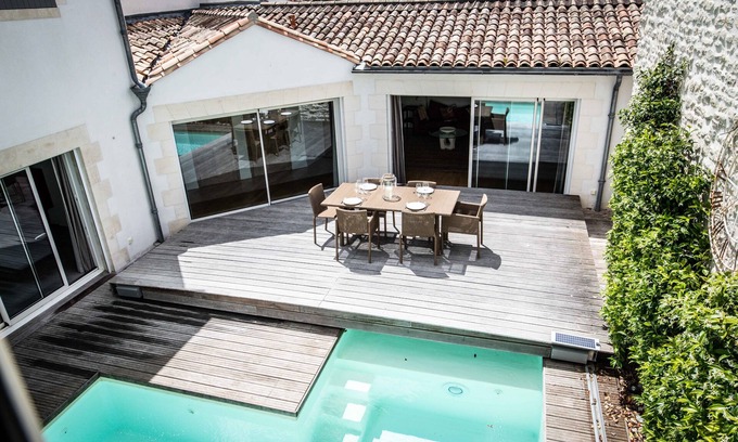 La Flotte Casa | NUEVO LISTADO - Hermosa casa grande de 5 dormitorios en el centro del pueblo.