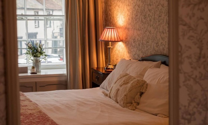 Penrith Casa | Beautiful Large Character Home ~ 5* Town Centre Location ~ Lake District Stay