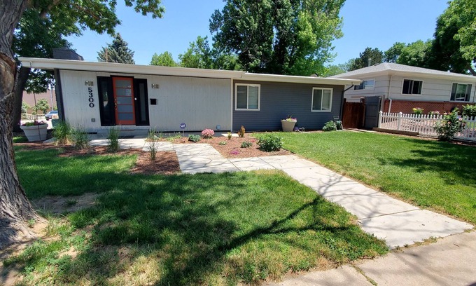 Englewood Casa | Beautiful Large Private Downstairs Area-Great Location-8 guests stay comfortably