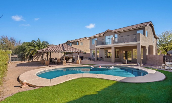 Tucson Estates Casa | Beautiful large Tucson Gem with your own POOL!
