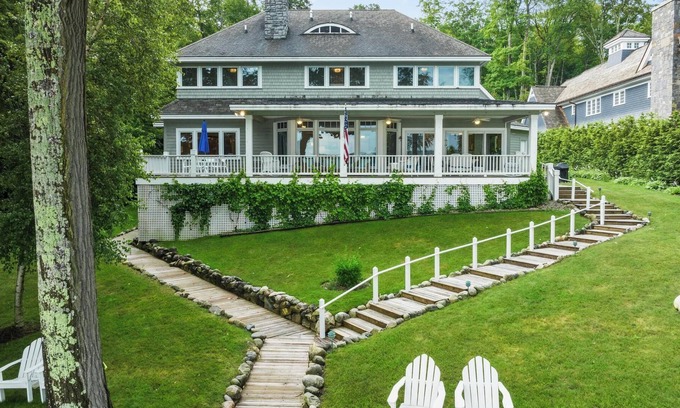 Petoskey Casa | Beautiful Large Walloon Home on the desired West Arm