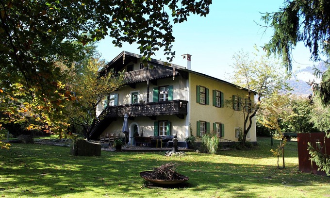 Kramsach Chalet De Esquí | Hermosa: casa de campo catalogada en medio de un parque del palacio