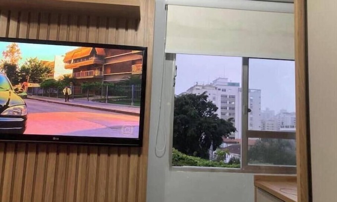 Ponta da Praia Apartamento | Beautiful Living Room with Garage and 400 Megas Internet