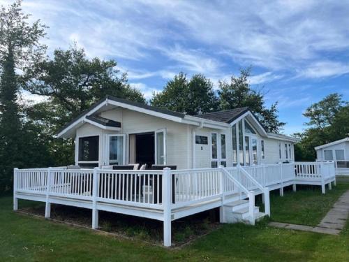 Hunstanton Cabina | Beautiful Lodge At Manor Park In Norfolk Ref 23006Bu