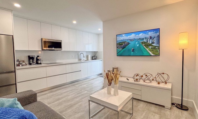 West Little Havana Cabaña | Beautiful Loft Cottage in the heart of Miami