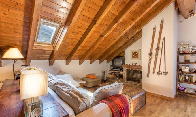 Roni Apartamento | Beautiful Loft in Roní - Near Port Ainé ski slopes