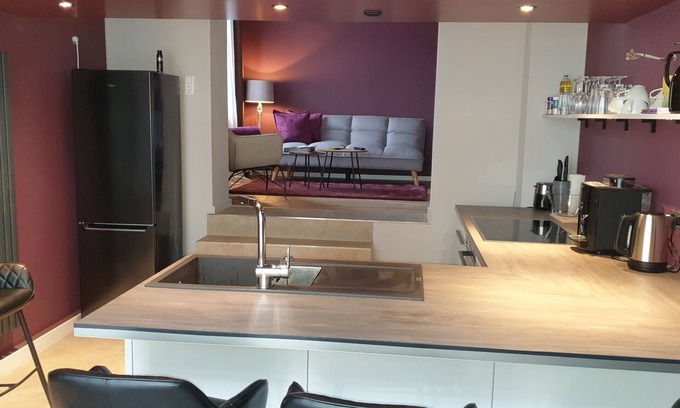 Loebtau Apartamento | Beautiful loft with free parking