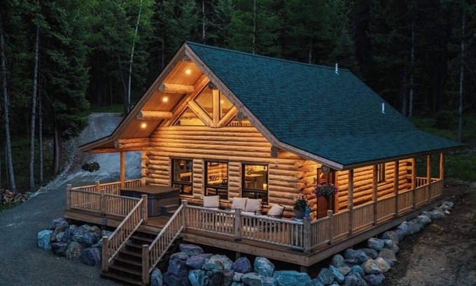 Kila Cabina | Beautiful Log Cabin in Mountains Near Glacier Park