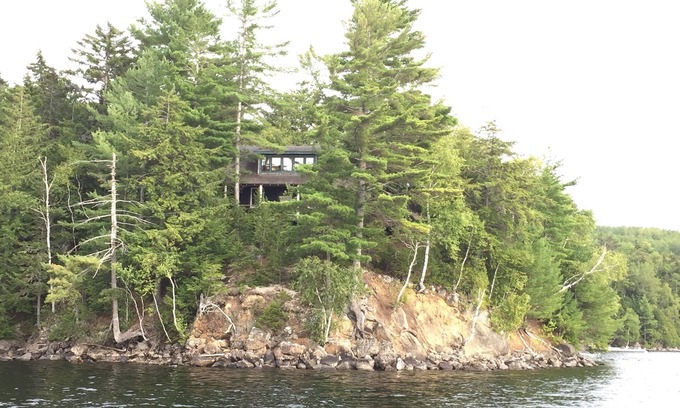 Greenville Cabina | Hermosa Log Lakefront Lodge w / Cove, playa, muelle y Boathouse