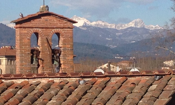 Lucca Historical Center Apartamento | Hermosa Lucchese Apartamento con impresionantes vistas