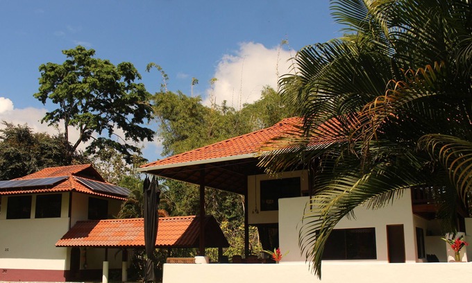 Puerto Jiménez Casa | Hermoso, lujoso Playa, recién remodelada FRENTE CASA en LAVADO BAY