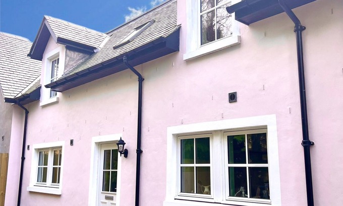 Ardtalnaig Casa | Beautiful luxury home in a wonderful highland setting overlooking Loch Tay