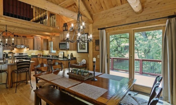 Lauderdale Lakes Cabina | Beautiful Luxury Lake House Log Cabin 4 bed 3 bath